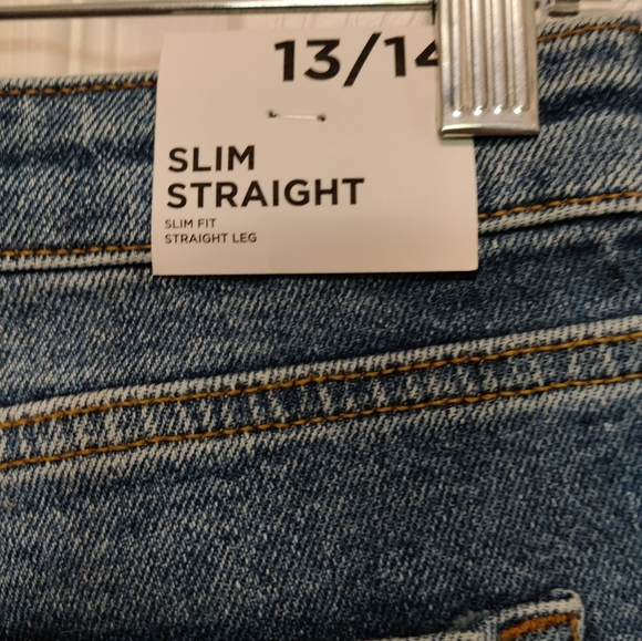 #### NWT Kids Distressed Skinny Jeans - Picture 4 of 4